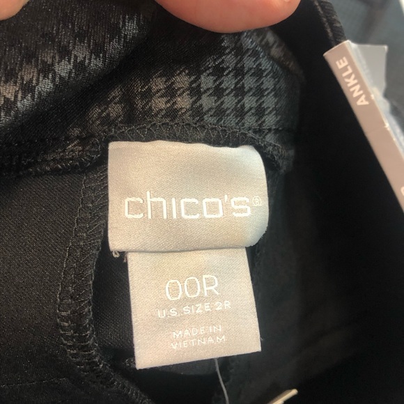 Chico’s Women’s Pant Pull On Black/Gray Houndstooth Tapered Leg Pockets - Picture 5 of 10